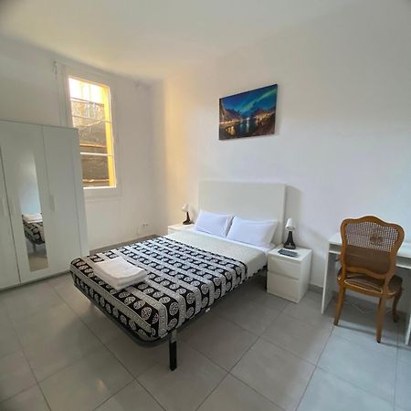 Apartament Habitacion Para Tu Estadia Corta En Bcn Barcelona Zewnętrze zdjęcie