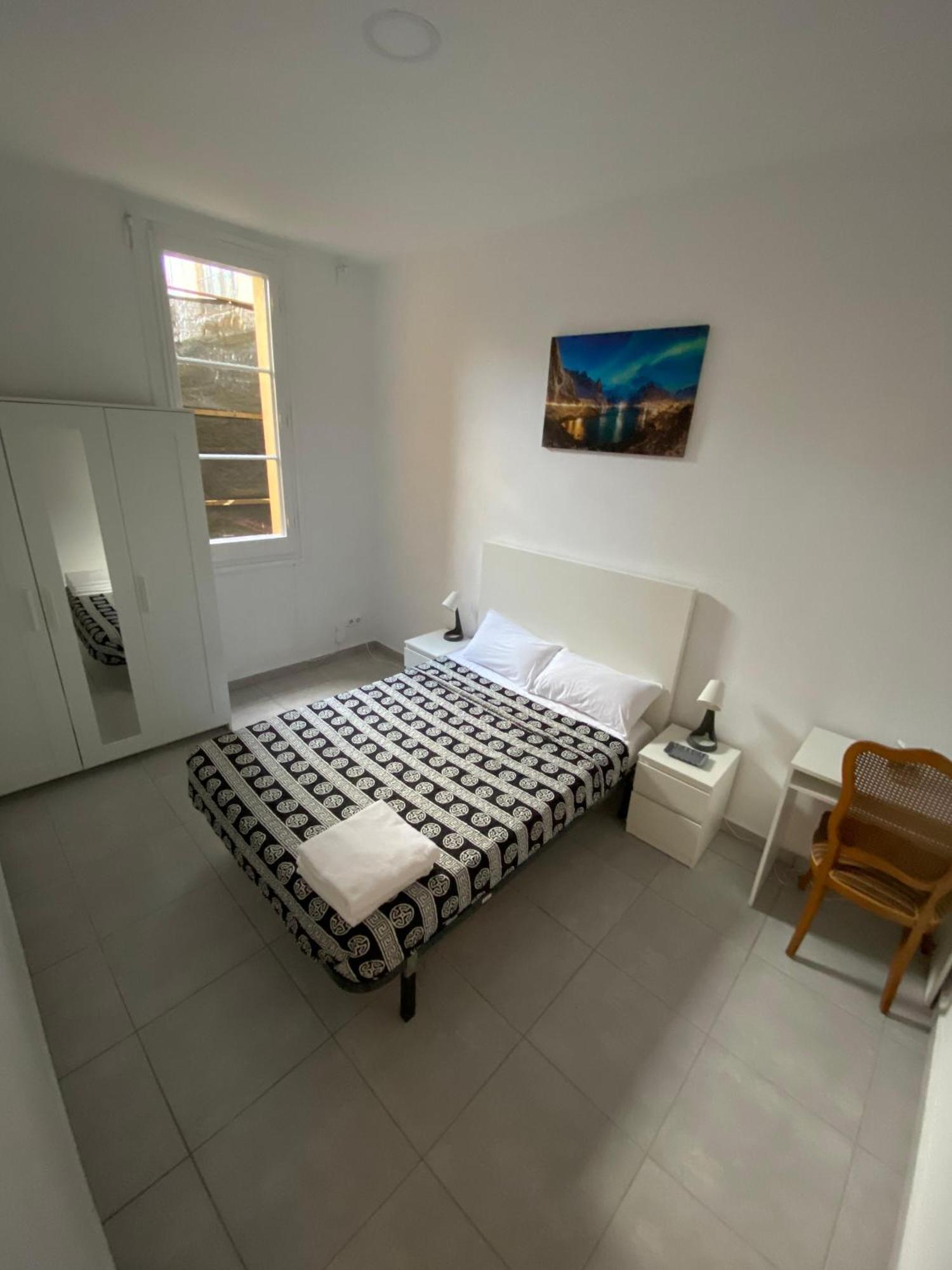 Apartament Habitacion Para Tu Estadia Corta En Bcn Barcelona Zewnętrze zdjęcie