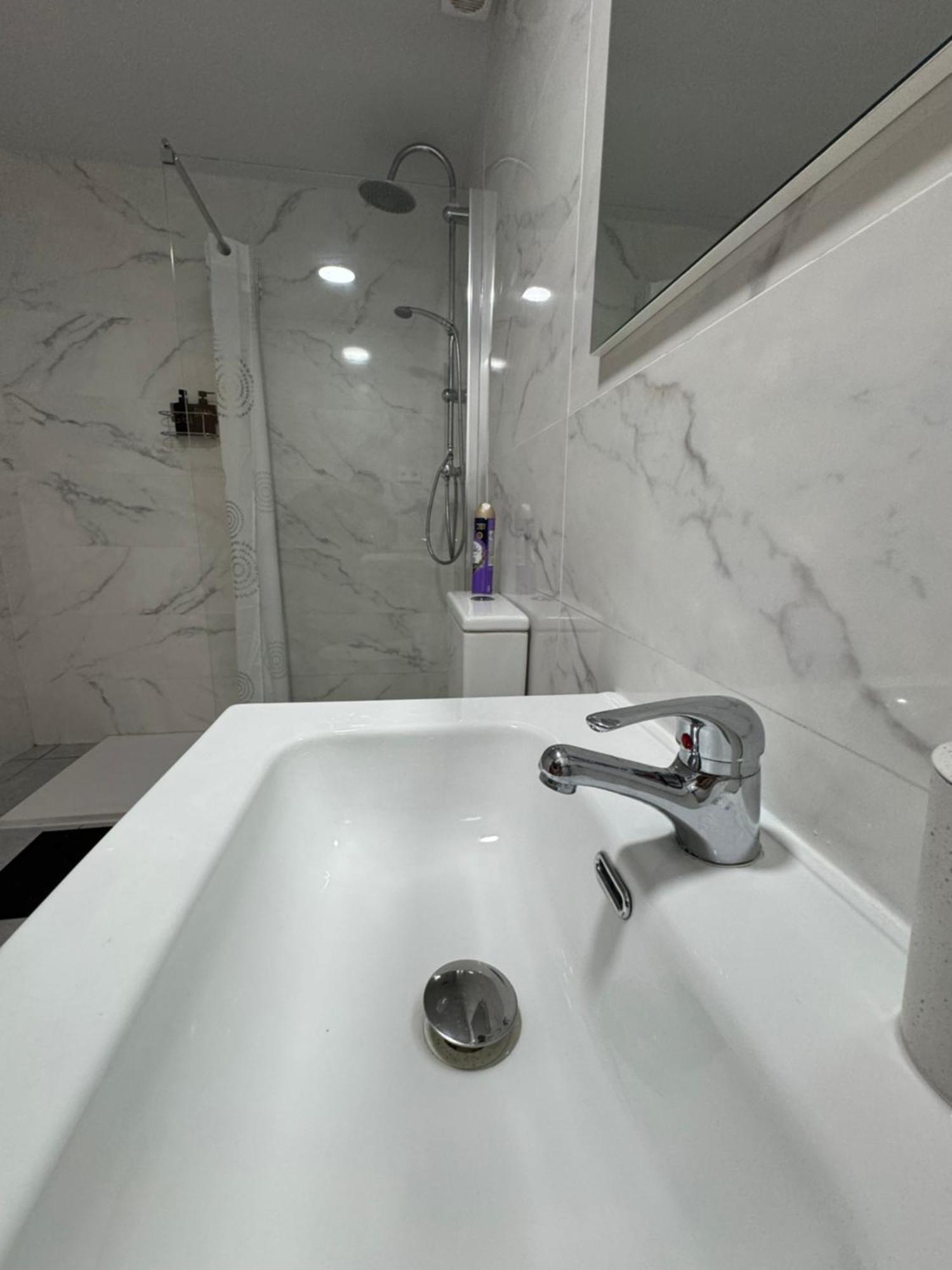 Apartament Habitacion Para Tu Estadia Corta En Bcn Barcelona Zewnętrze zdjęcie